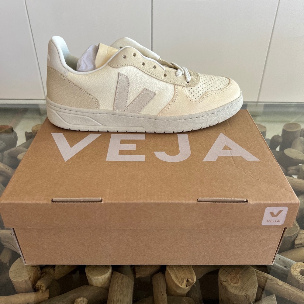 VEJA V-10 Multico Cashew Pierre Leather Sneakers